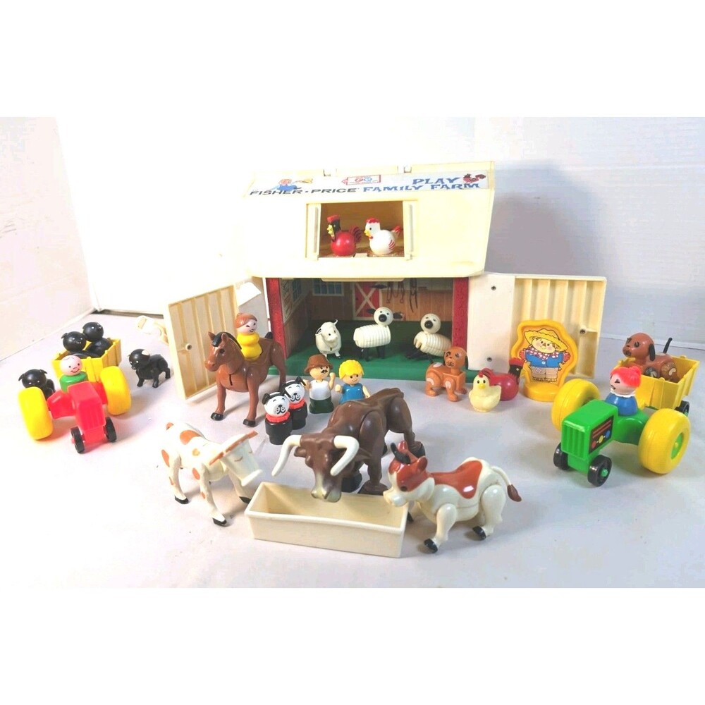 1967 Fisher Price Family Farm W/Barn People & Animals 31 pieces Total